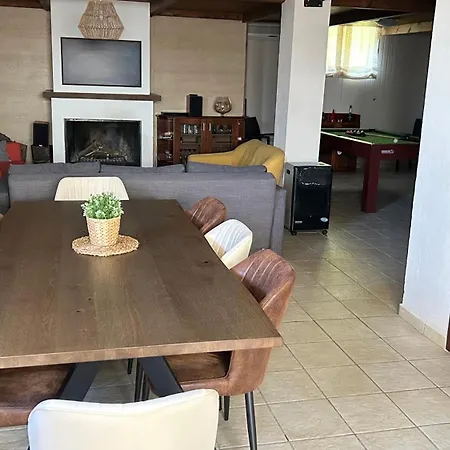 Сasa de vacaciones Extraordinaria Con Piscina Y Chimenea